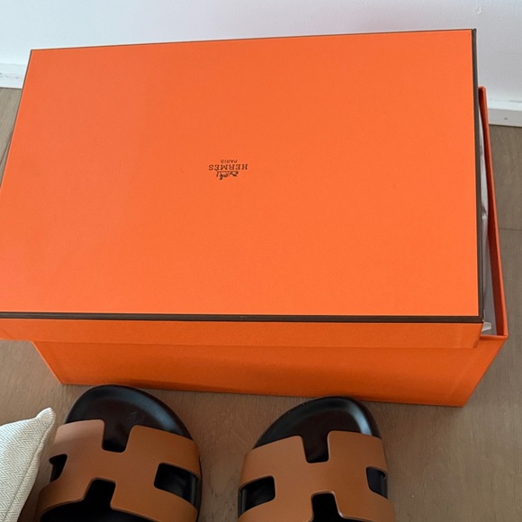 Hermes Chypre Sandals - Picture 3 of 3